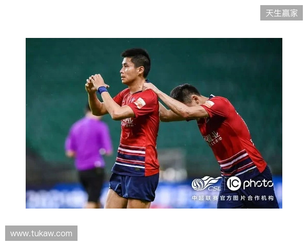 黄希扬:若不影响中超备战也有时间的话,还是想踢一踢“渝超”