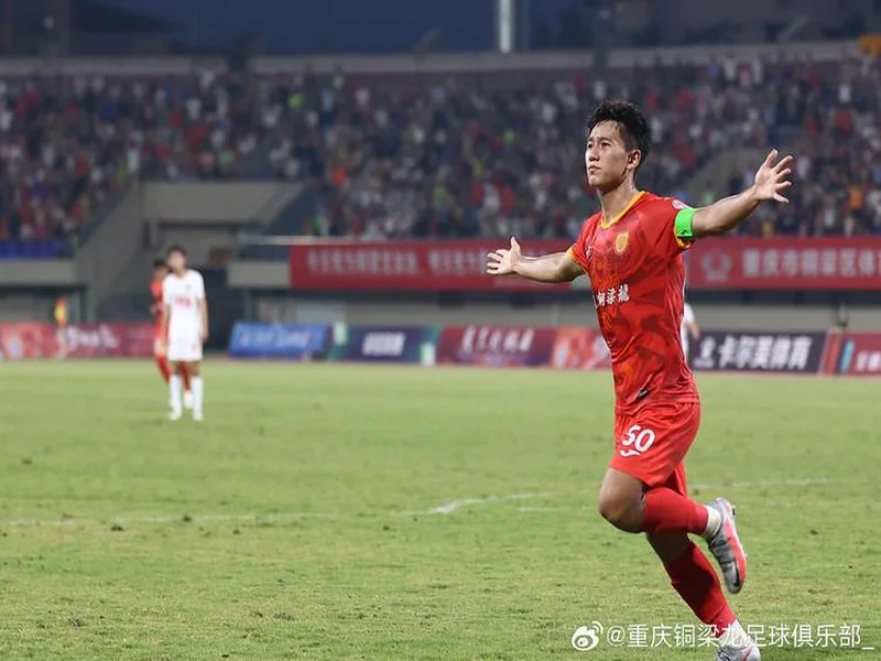 袁甲：重庆铜梁龙选刘建业带队征战中超，我很意外但钦佩这种勇气