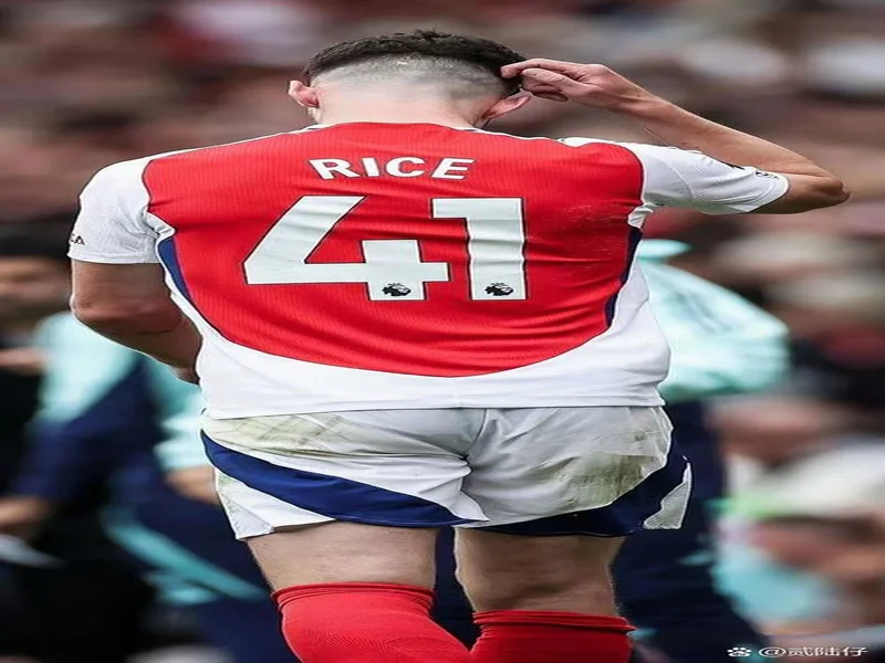 邮报:阿森纳正与布莱克本流浪者就17岁前锋蒂容进行谈判